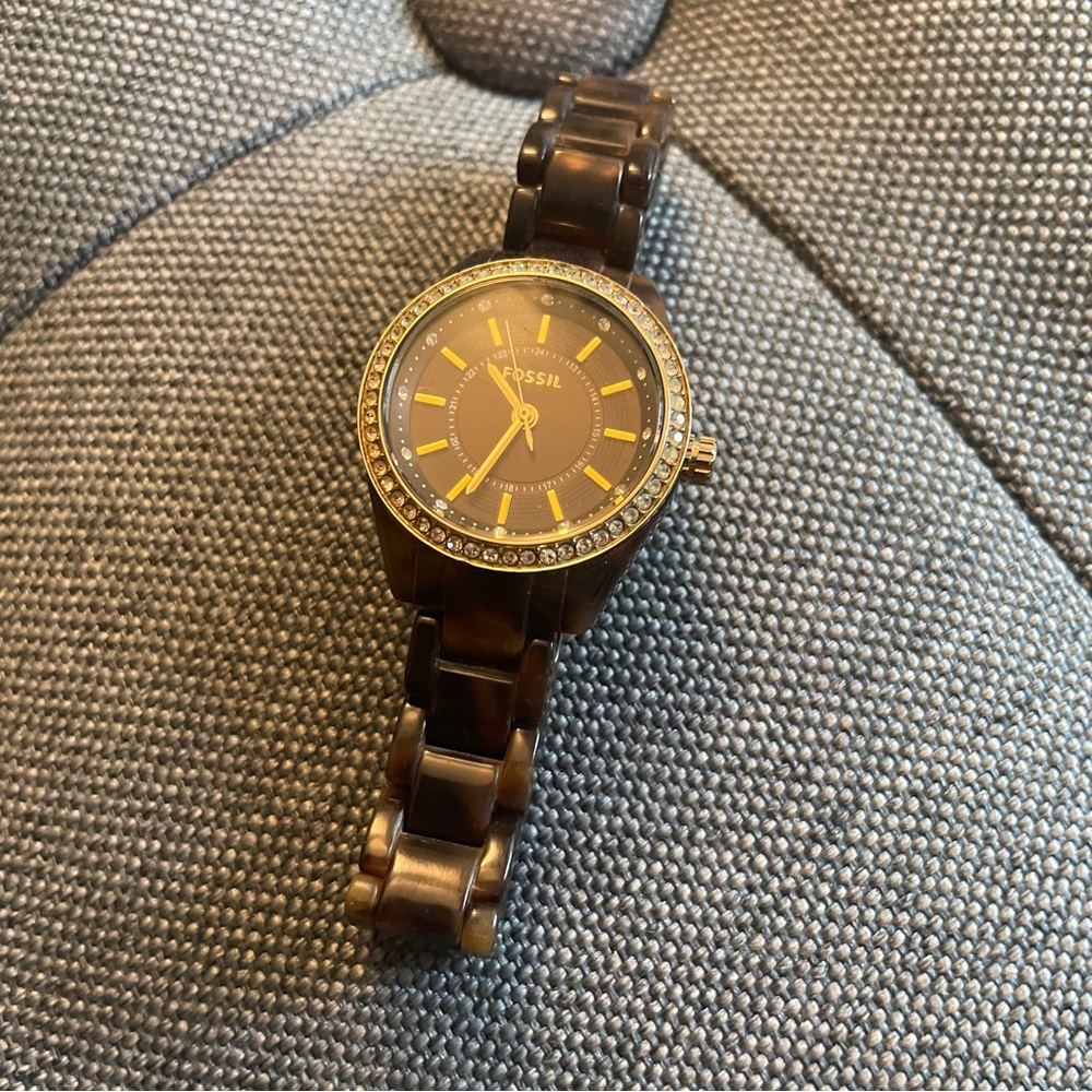 Fossil tortoise shell watch - Battery works